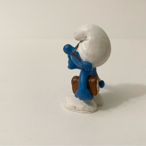 Smurf Brainy With Book The Smurfs Figure Toy - Picture 5 of 12